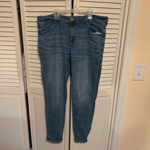 American Eagle Outfitters, stretch, light wash, plus size, straight leg jeans.